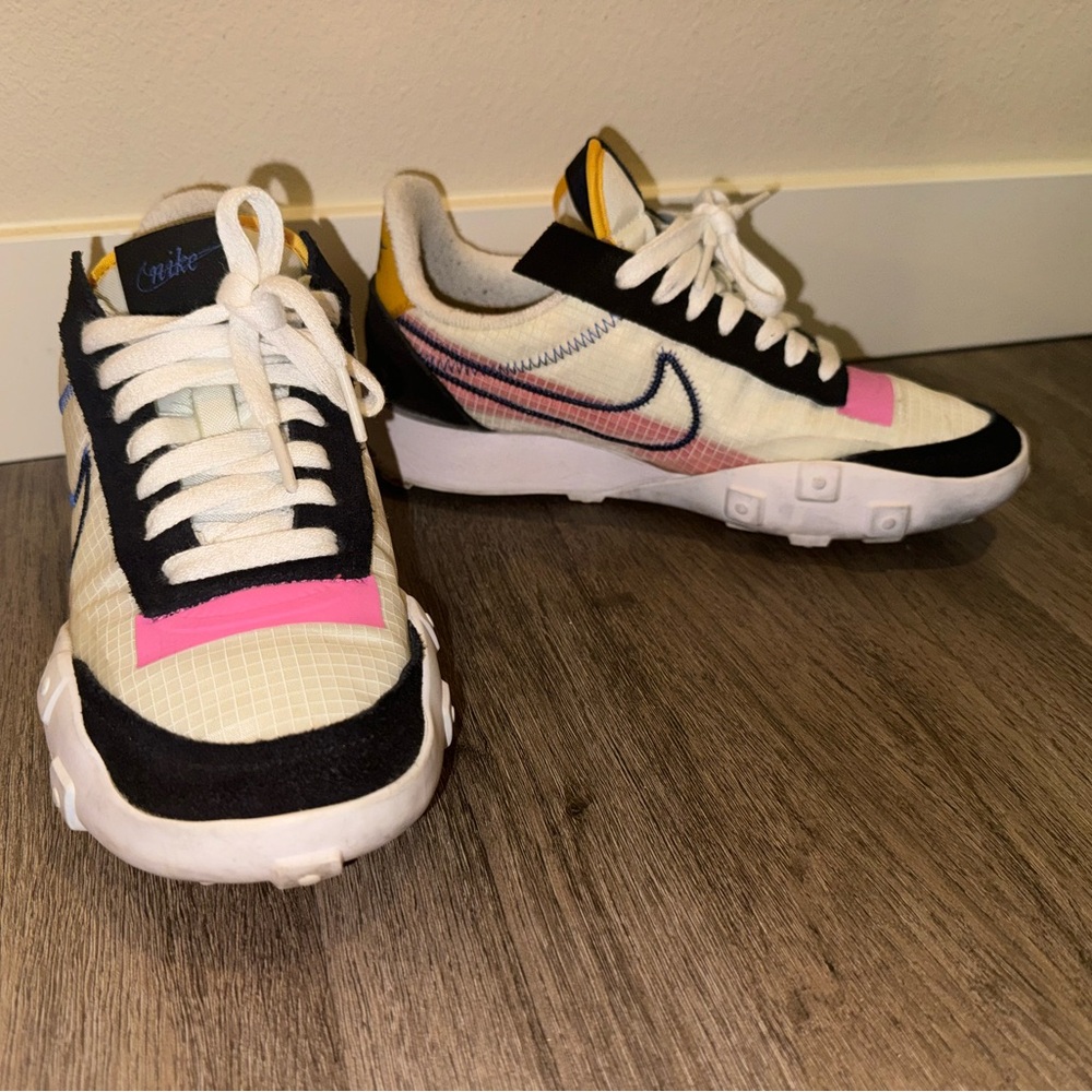 Nike Womens Waffle Racer Sneakers 2X